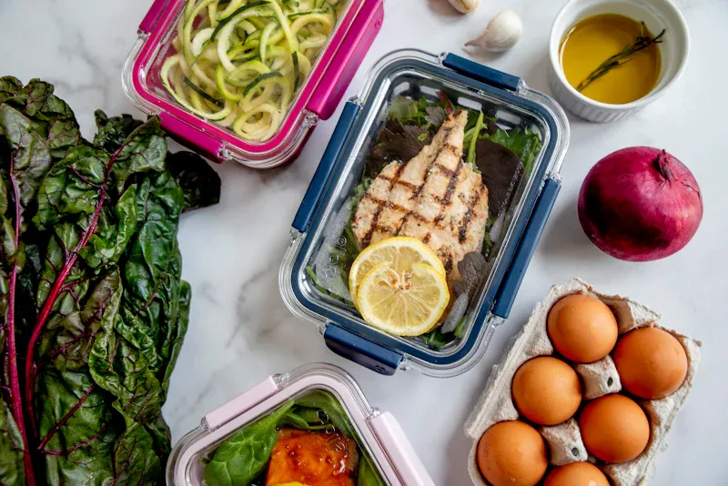 Catering keto z wyborem menu: 5 planów z ceną i oceną