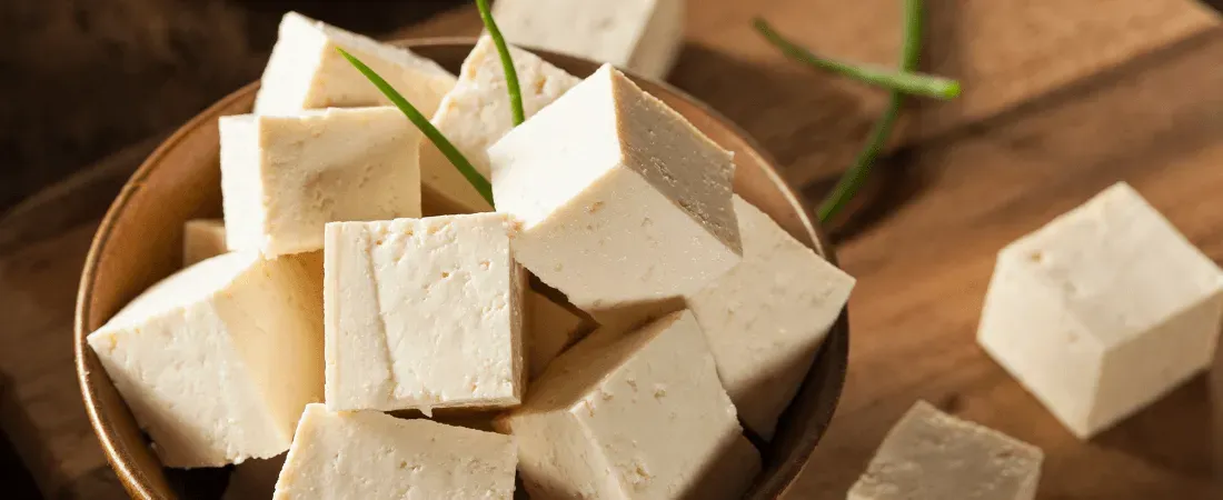 Jak przyrządzić tofu? Ciekawe pomysły na wykorzystanie tofu w kuchni