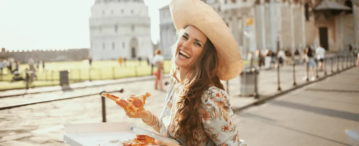 Podróże z apetytem, czyli jak Polacy jedzą na wakacjach? [RAPORT]